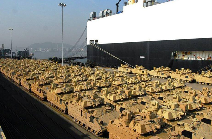 FOTO/ SHBA armatos Shqipërinë, 250 blinda “shpërblim” për ushtrinë