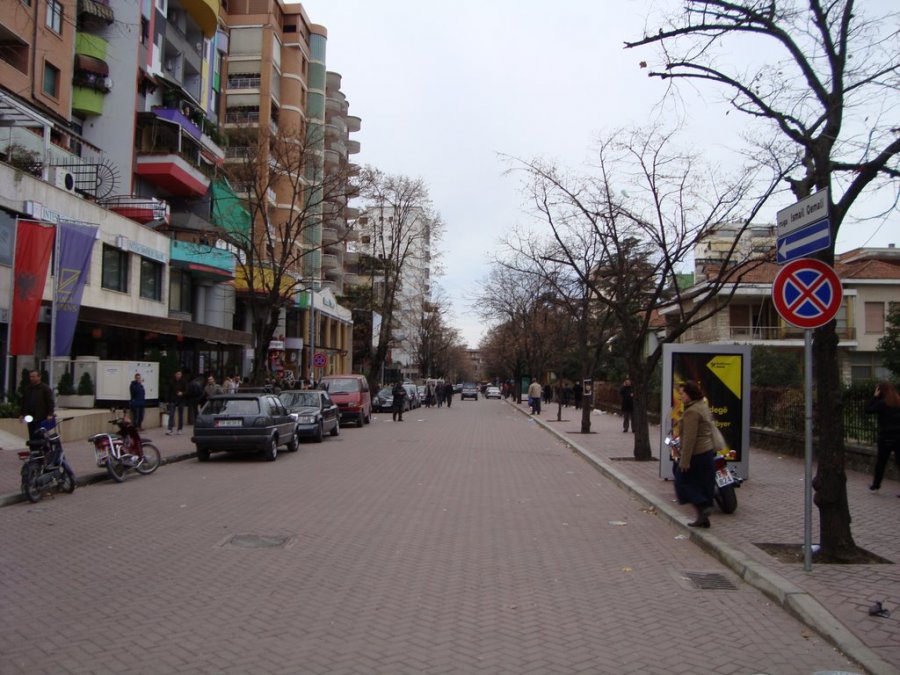 EMRI/ Plagosje me armë në ish-bllok