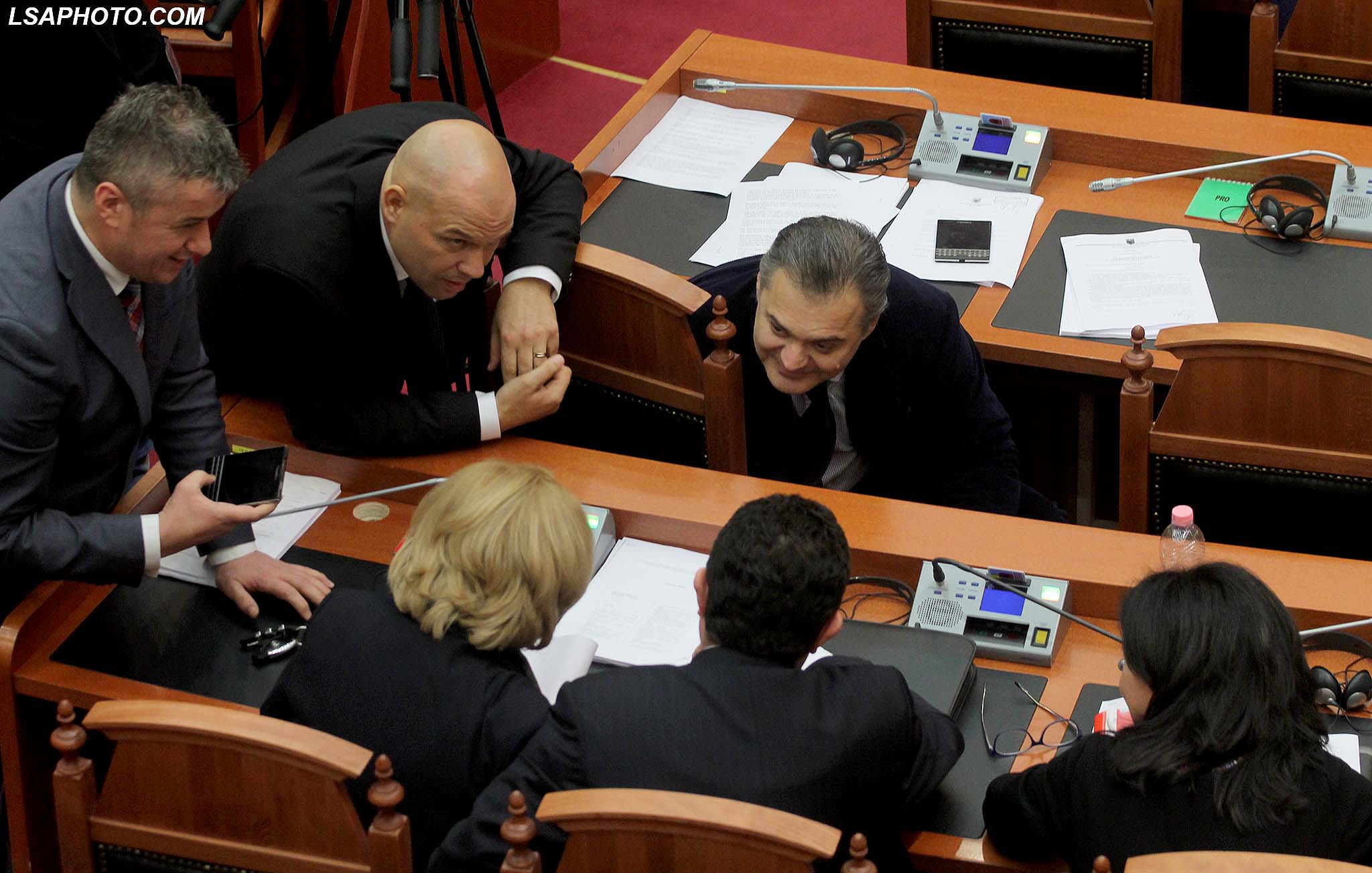 BATUTA/ Dade mosbesuese për “fuqinë” e Pezës, deputeti i gatshëm ti nënshtrohet “provës”