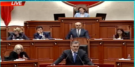 “Shqiptarët e korruptuar po pengojnë shqiptarët që të ndihen europianë”