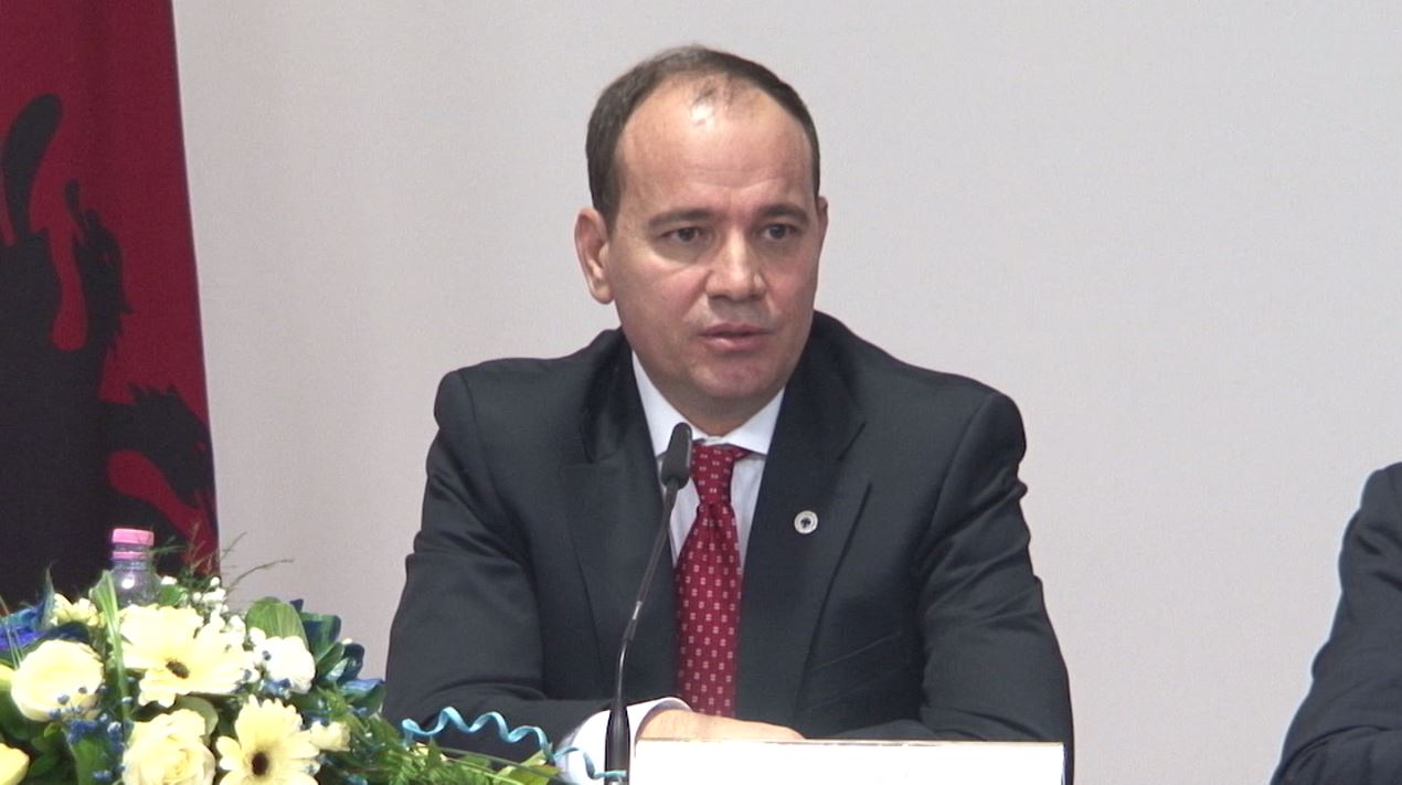 Presidenti Nishani: Ditë të gëzuar Pashkësh, plot hare, shpresë, forcë dhe ripërtëritje ëndrrash!