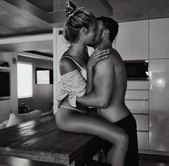 Historia me pastruesen time: Bëjmë seks 2 herë në javë, është bishë …