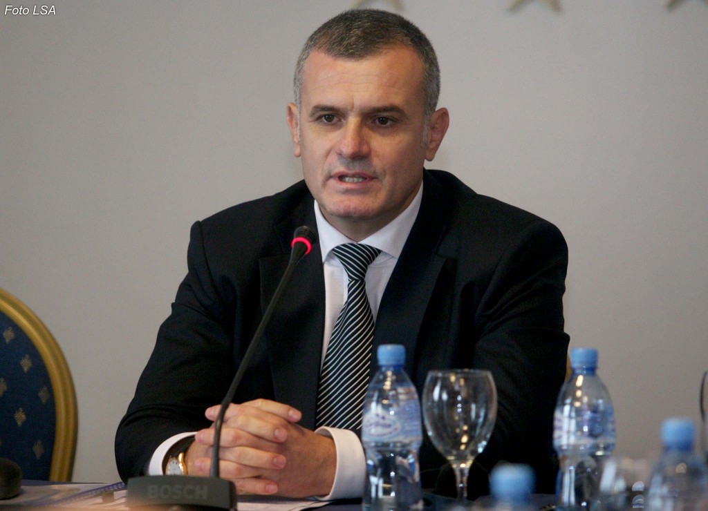 KLSH kallëzon 10 punonjës të Hipotekës, abuzuan me pronat në Lushnje