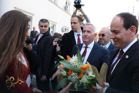 Presidenti Bujar Nishani pritet me nderime në Bujanovc