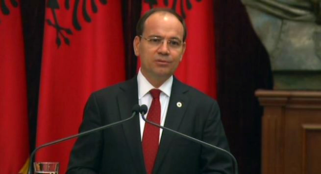 Bujar Nishani uron Presidentin e ri të Francës