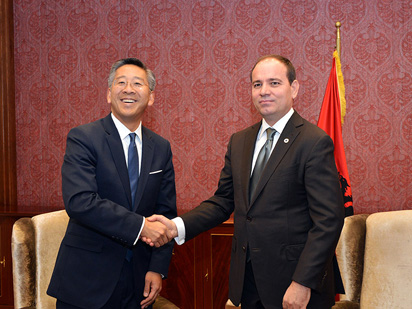 Ambasadori i SHBA i paraqet Letrat Kredenciale Presidentit të Republikës