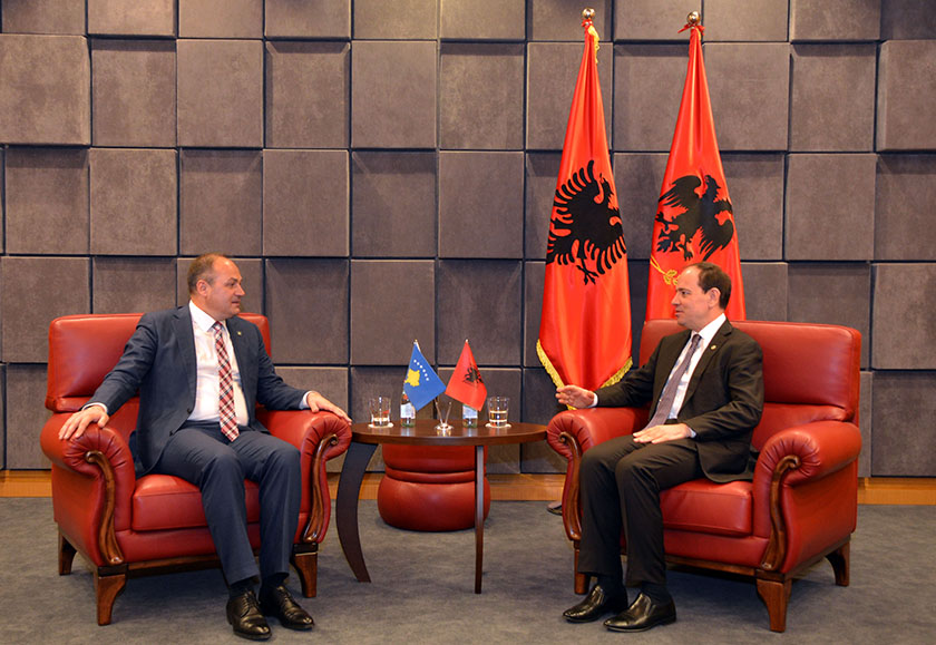FOTO/ Nishani – Hoxhaj: Shqipëria dhe institucionet e saj, do të jetë gjithnjë në krah të Kosovës