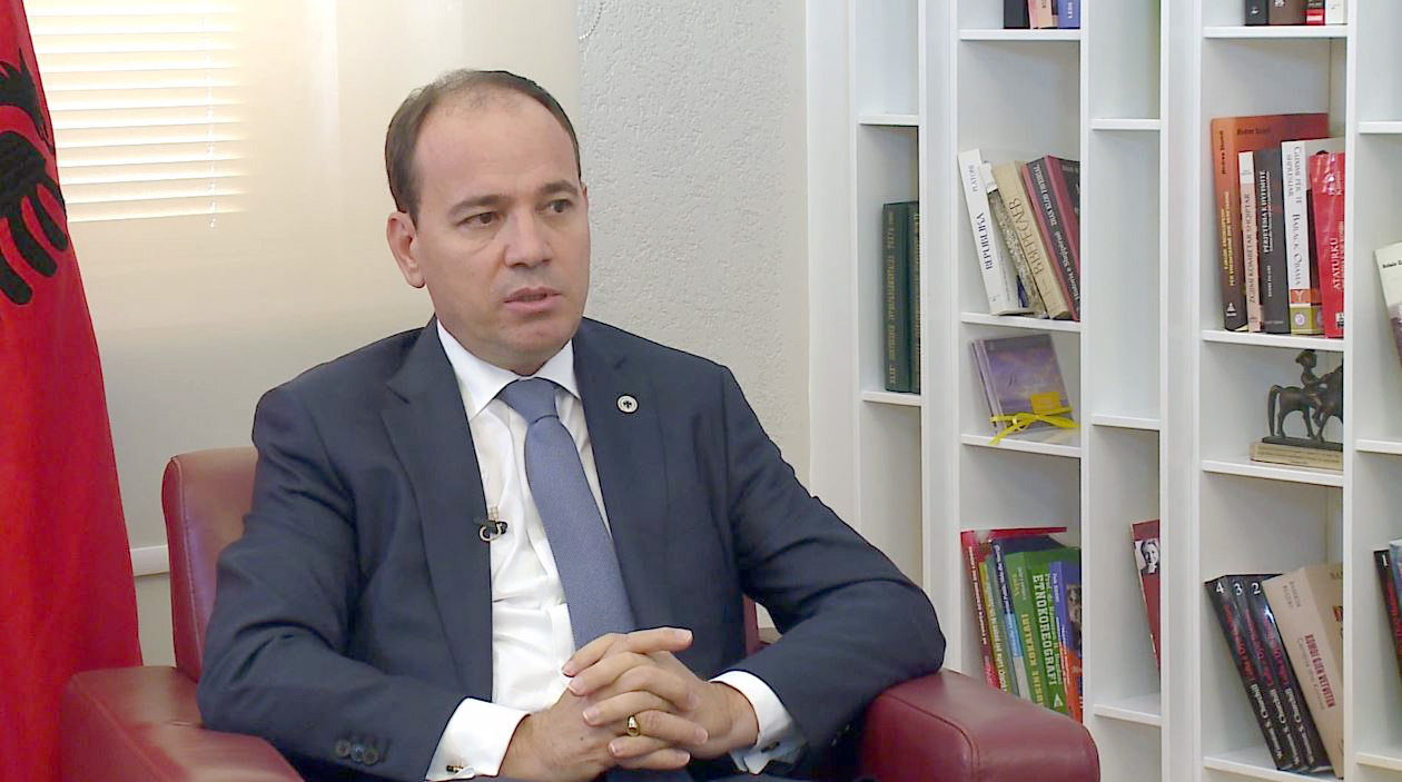 Presidenti Nishani: Reforma e Drejtësisë në duart e militantëve ekstremistë politikë