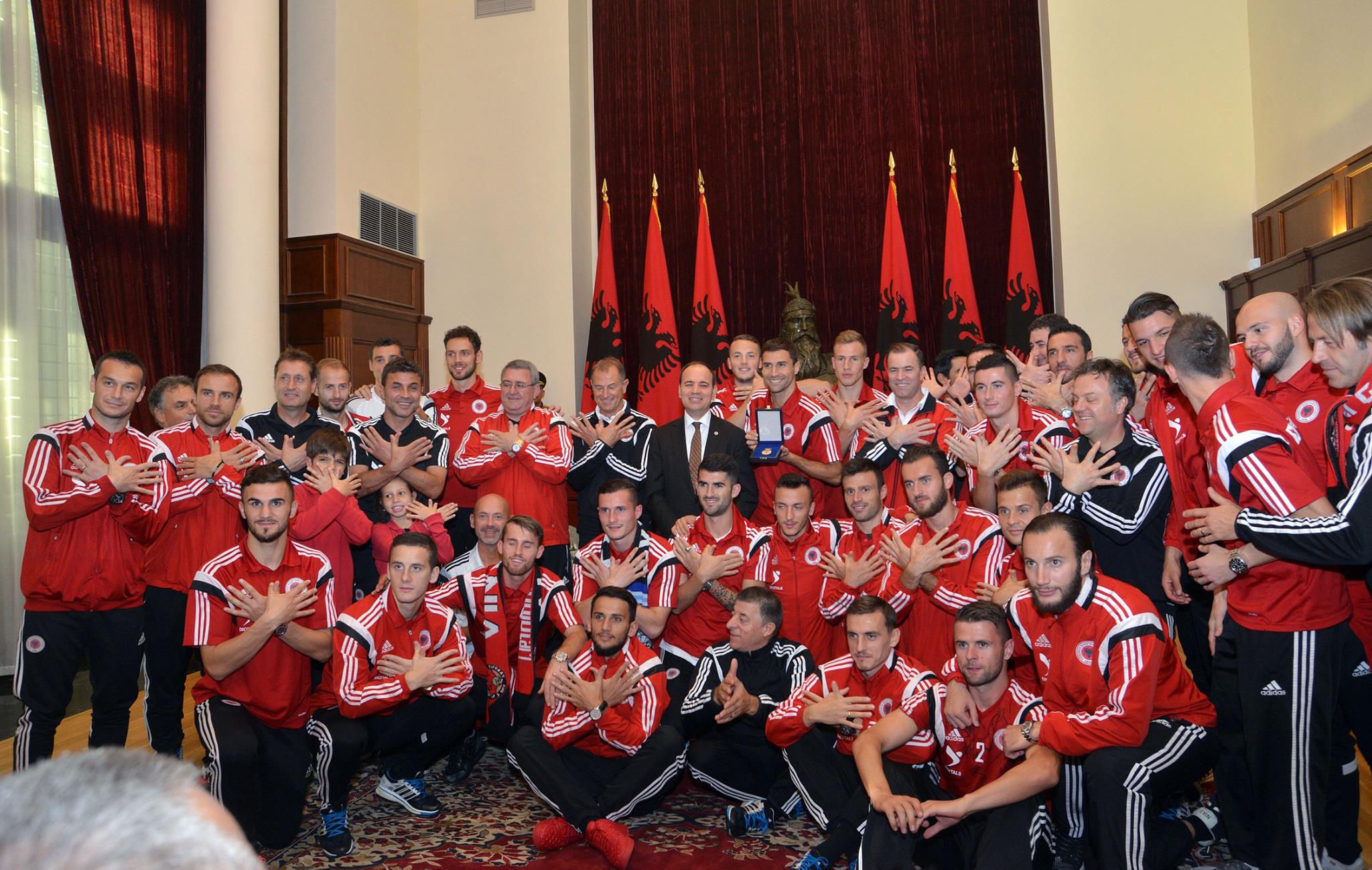 Nishani: Mirnjohje dhe nderim për kombëtaren shqiptare