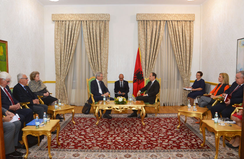 Nishani me ekspertët e “Venecias”: Reforma në drejtësi të jetë gjithëpërfshirëse, e efektshme dhe afatgjatë