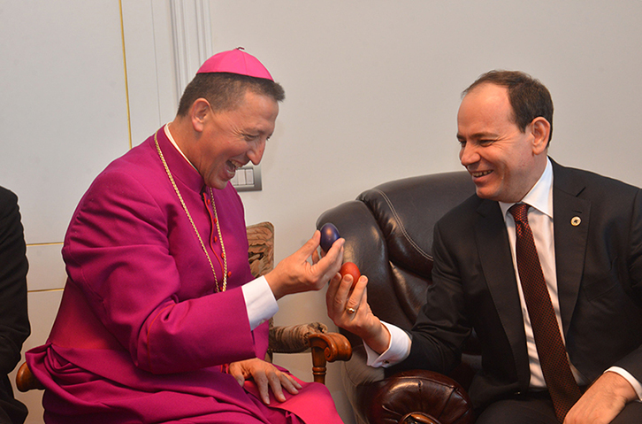 Presidenti Nishani shpreh ngushëllimet për ndarjen nga jeta të Ipeshkvit Lucjan Avgustini