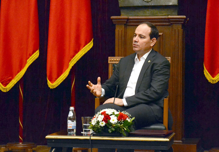 Presidenti Nishani shpreh keqardhjen dhe dhimbjen për ngjarjen tragjike të autobusit me besimtarë në Krujë