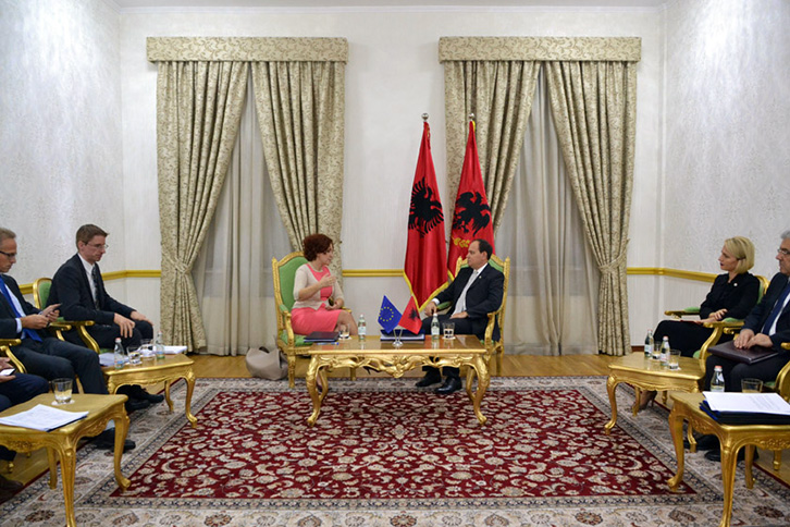 Nishani – Vlahutin: Vendosja e Shqipërisë në agjendën aktive të BE-së, sinjal inkurajues dhe pozitiv