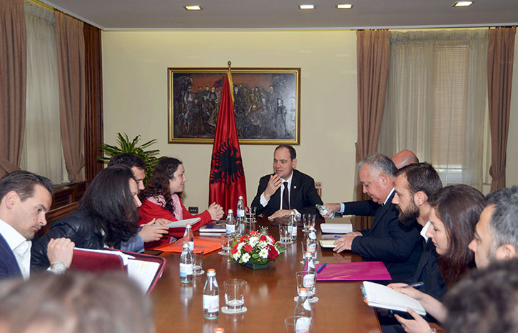 FOTO/ Parku i Liqenit, aktivistët marrin mbështetjen e presidentit Nishani