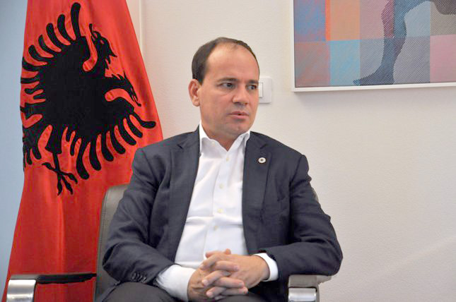 Mesazh ngushëllimi i Presidentit Nishani: Albert Vërria ia doli mbanë me mençuri dhe profesionalizëm të lërë shenjën e tij në film dhe teatër