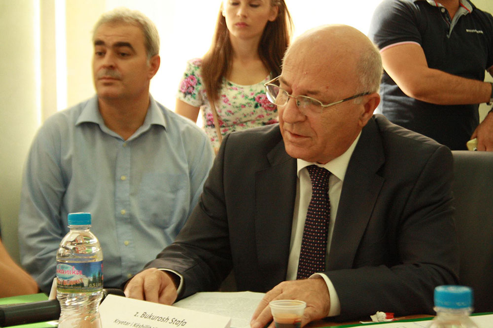 “Bukuroshi i Saliut” i përgjigjet Ben Blushit