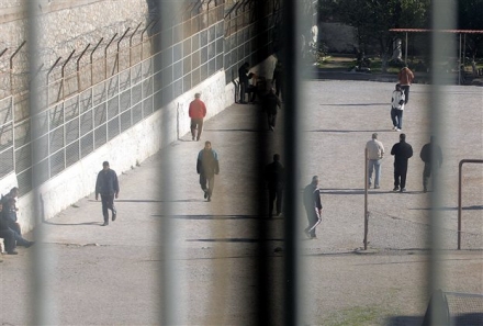 Zbulohet skema e shpërndarjes së drogës në burgun e Peqinit, prokuroria kërkon 77 vite burg për 7 persona