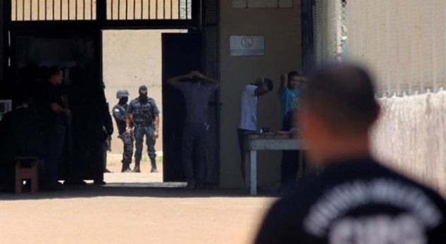 Përleshje e përgjakshme në burg, 50 të vrarë