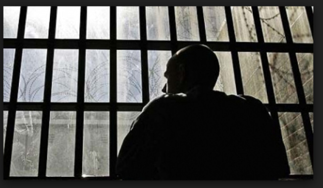 DOSJA/ I burgosur “tradhtohet” nga avokati, gruaja “i rrëmben” fëmijën