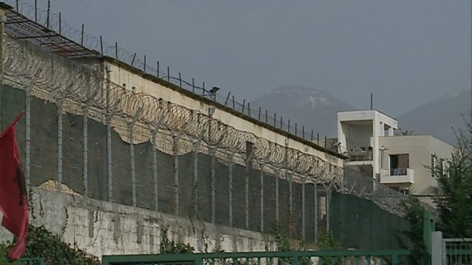 Atentati me snajper në Vaqarr, policia zbulon ngjarjen, arrestohen dy persona