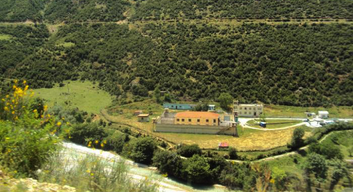 Ylli Manjani shkarkon edhe drejtorin e burgut të Bënçës