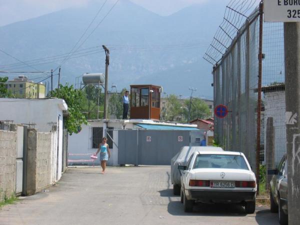 Shkarkohet drejtori i Burgut të Grave