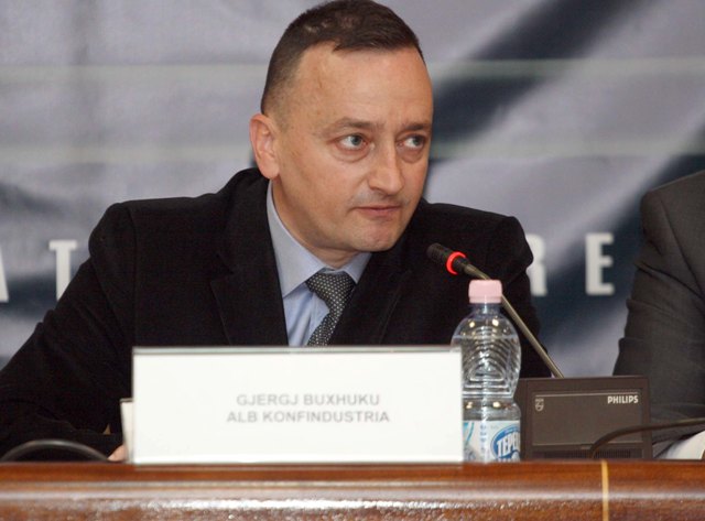 Bizneset: Ulni taksat, rritja krijoi informalitet