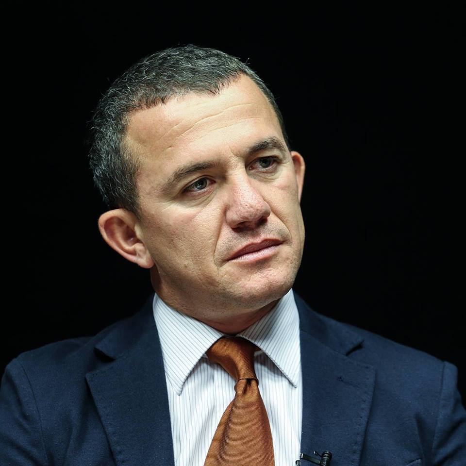 Berat Buzhala, Ramës: Kosova nuk ka nevoj të të ketë ty avokat, merru me plehra e kanabis