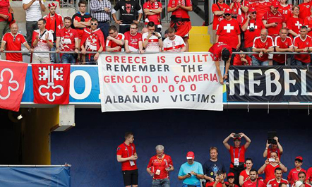 Çamëria shpaloset në stadiumin e Lensit, zemërohet në kulm Athina