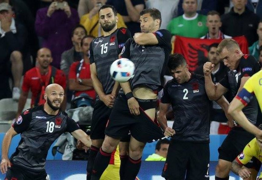 FOTO LAJM/ Kapiteni Cana në një situatë paksa të sikletshme