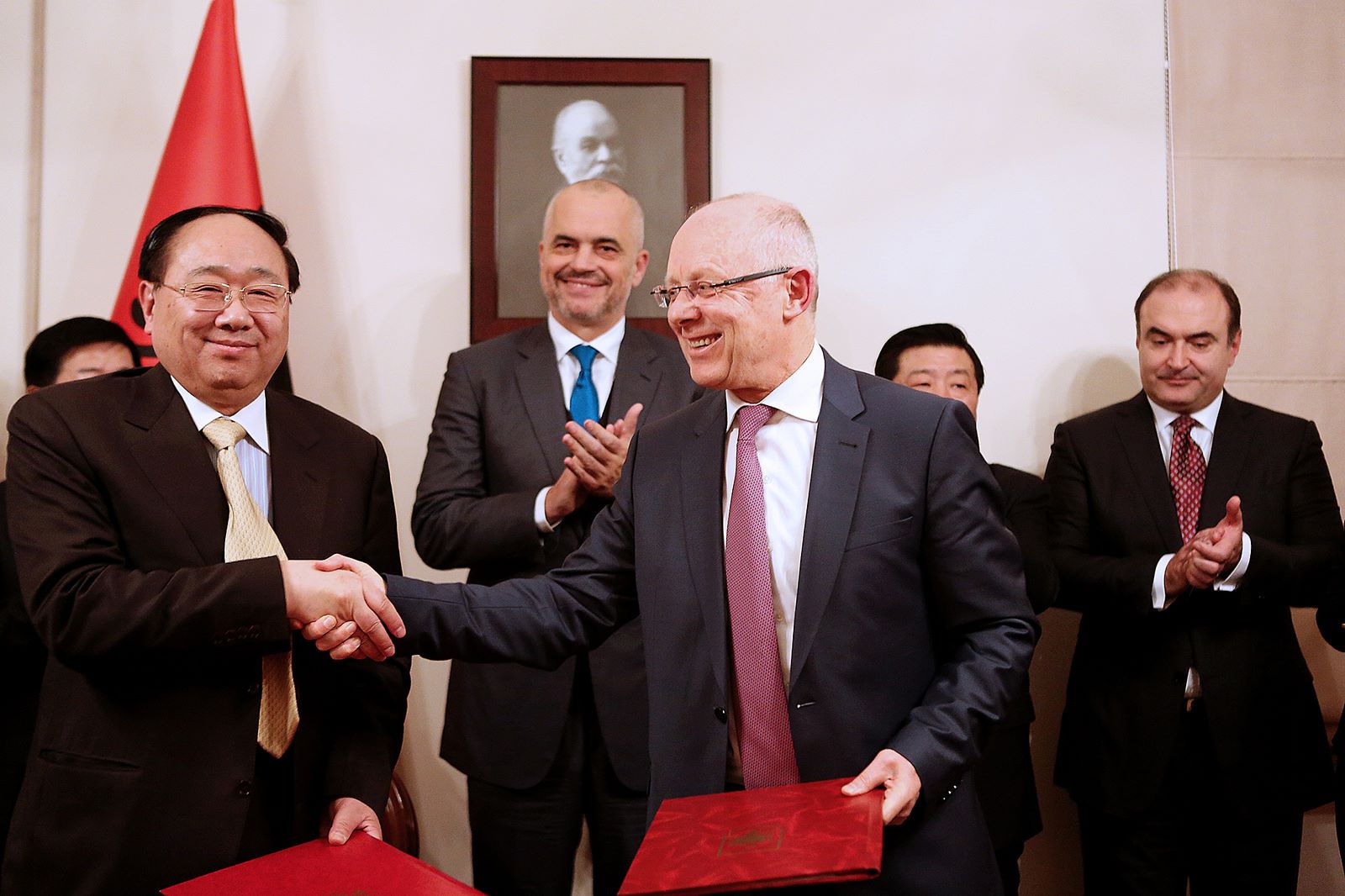 Kina do ndërtojë rrugën e Arbërit, firmoset marrëveshja e planifikuar në 2013