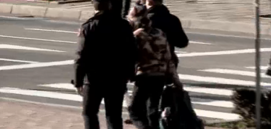 VIZITA E KERRYT/ Shoqërohet turisti i huaj, ngjall dyshime në mes të Tiranës