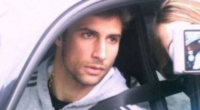 Policja e gjobit Canën në mes të Tiranës, përgjigja e tij ka çuditur qytetarët