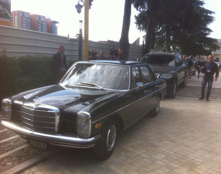 Ja më çfarë shkoi në Kuvend deputeti ‘kaubojs’