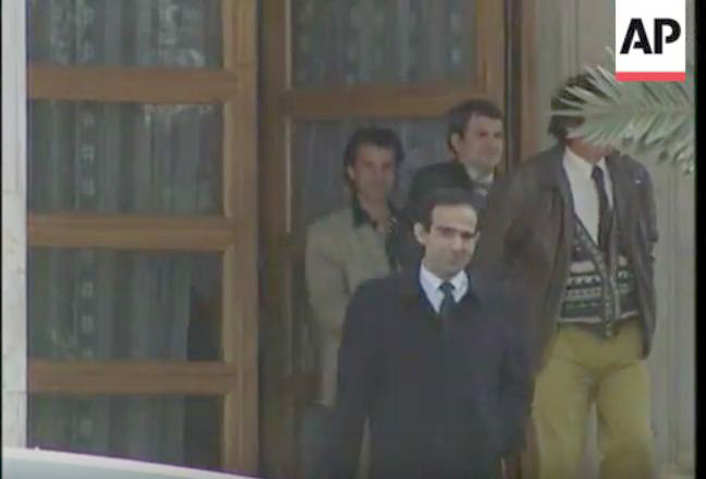 VIDEO/ Kur Qeveria Fino bisedonte dhe merrte garanci nga Albert Shyti për rend e siguri ne vitin 1997