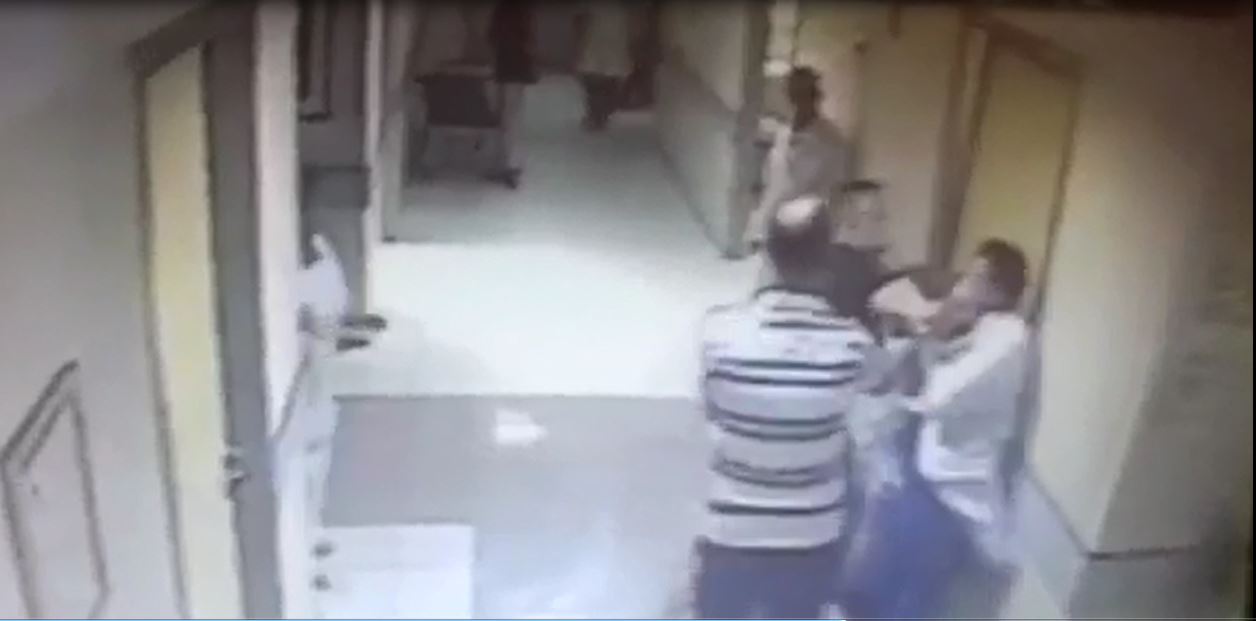 VIDEO/Si u rrah mjeku Ndoji ne spitalin e Durrësit nga Jurgen Hoxha