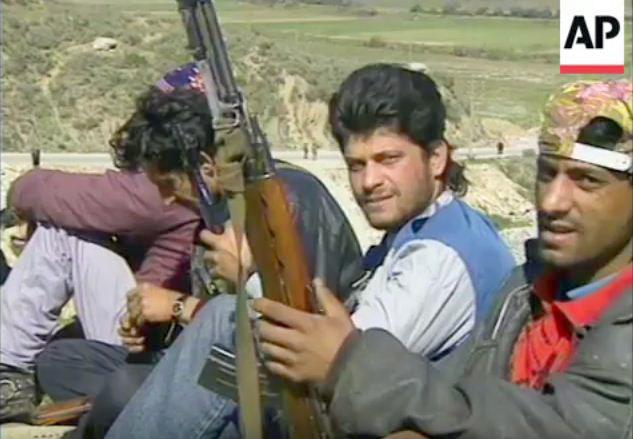 VIDEO ARKIV – 1997/ Postobllok i personave të armatosur në Qafën e Muzinës