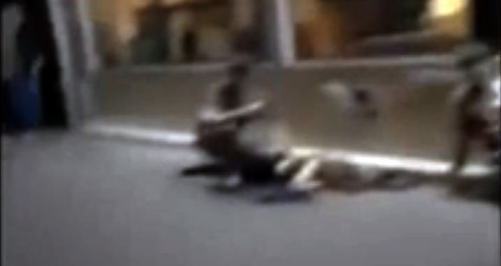 VIDEO/ Sulmet në Paris, pamje të masakrës në “Bataclan”, trupa të pajetë në rrugë