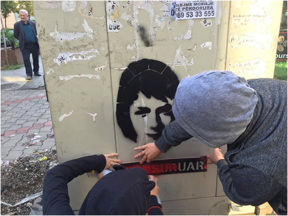 FOTO GALERI/ “Çeta” mbush rrugët e Tiranës me imazhin e Ardit Gjoklajt