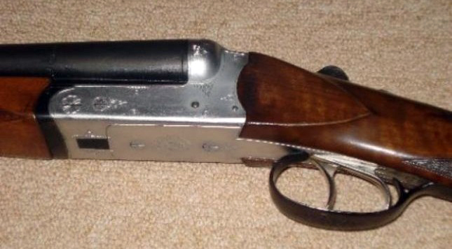 Korçë, gruaja gjen bashkëshortin të vetëvrarë në banesë