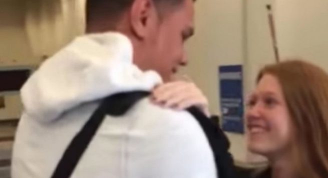 FOTO&VIDEO/ Takohen për herë të parë pas 3 viteve që flisnin vetëm në internet