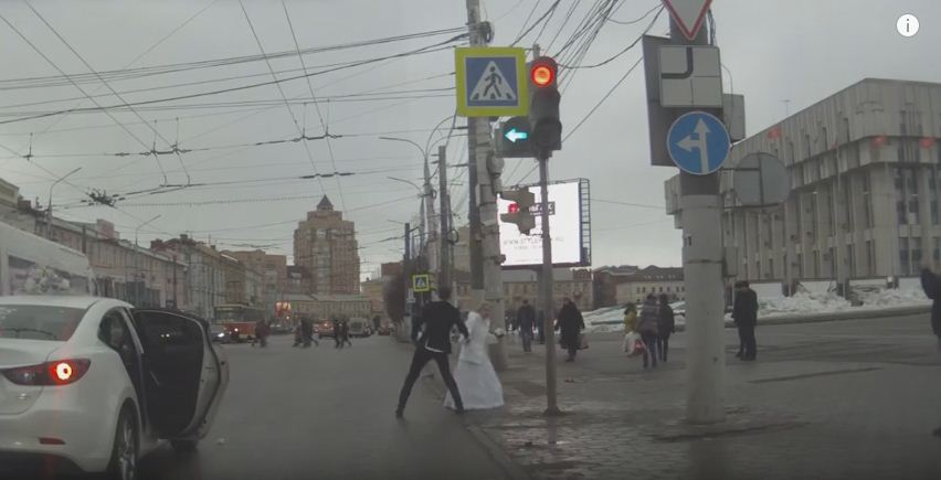 VIDEO/ Plas sherri, ja si zihen nusja me dhëndrin ditën e dasmës