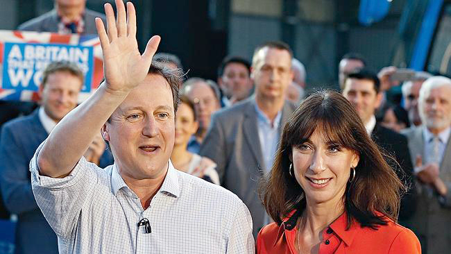 Britani, Cameron zyrtarizon fitoren, krerët e opozitës japin dorëheqjen