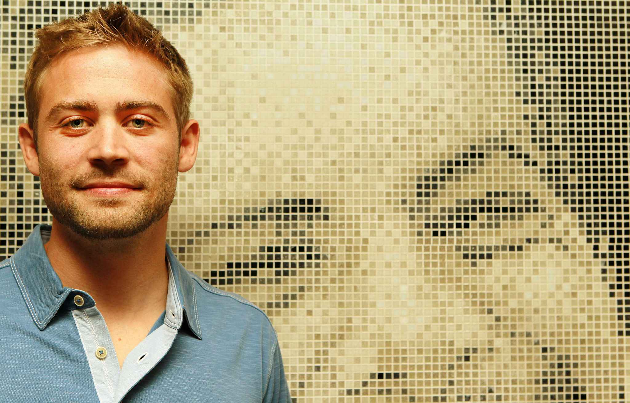 FOTO/ Cody bën hapat e parë në kinema, ndjek rrugën e të vëllait Paul Walker