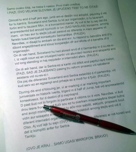 Dacic nuk di anglisht, fjalët ia shkruajnë ashtu sic lexohet