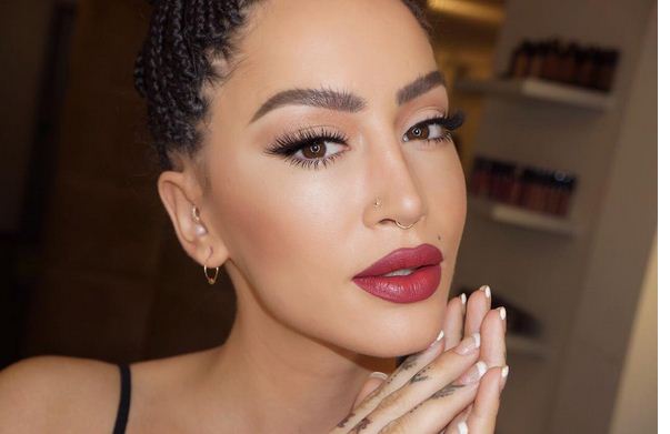 FOTO/ Dafina Zeqiri ka një mesazh për Tunën, nëpërmjët Cozman-it…