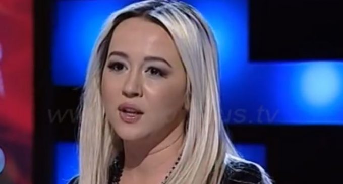 Motra e Anjeza Shabanit kërcënon gazetaren: Morracaket si ti unë i shtyp me këmbë