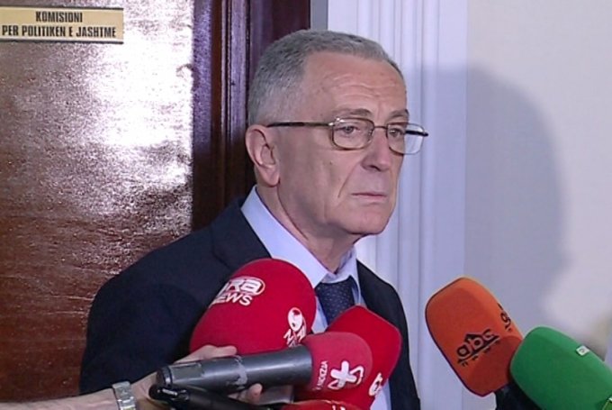 Familjari i Metës përjashtohet nga takimet e Kotzias në Tiranë