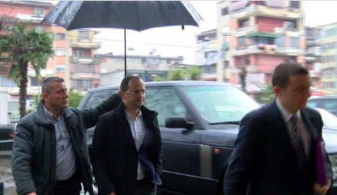 Shkodër, Ditmir Bushati trembet nga anëtarësia, nuk zhvillon mbledhjen e PS pa policë