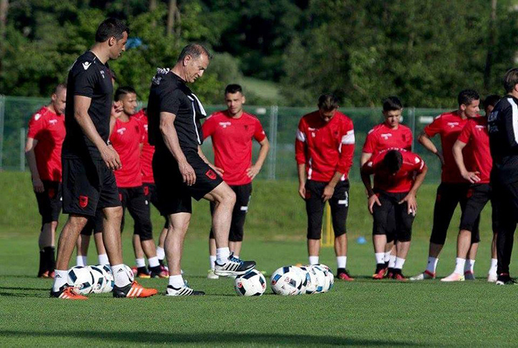 FUTBOLL/ De Biasi shpall listën me 23 lojtarët, ja 4 “të përjashtuarit” nga “Francë 2016”